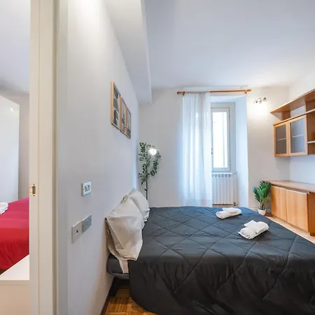 1' - Center - 2' To Station - Wifi Apartamento
